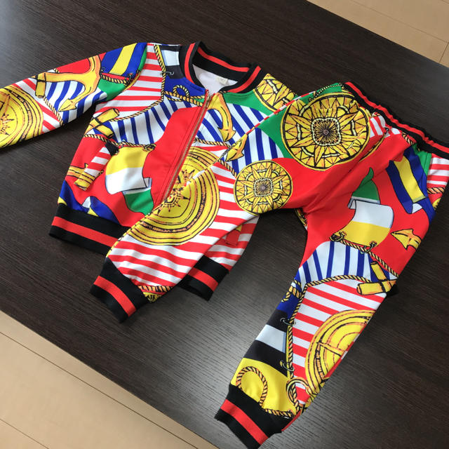 韓国子供服 セットアップ 美品 派手 キッズの通販 By K S Shop ラクマ 韓国子供服 セットアップ 美品 派手 キッズの通販 By K S Shop ラクマ