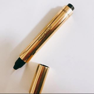 イヴサンローランボーテ(Yves Saint Laurent Beaute)のラディアントタッチ2番(コンシーラー)