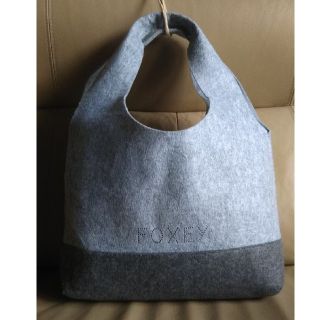 フォクシー(FOXEY)のFOXEY グレーカラー布帛バッグ(トートバッグ)