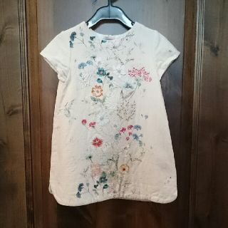 ザラ(ZARA)の【kurere様専用】ZARA BabyGirl 104バックボタンワンピース(ワンピース)