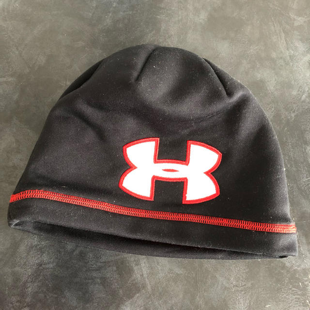 UNDER ARMOUR(アンダーアーマー)のアンダーアーマーのニット帽！ メンズの帽子(ニット帽/ビーニー)の商品写真