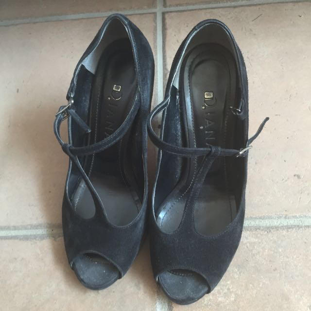 DIANA(ダイアナ)のダイアナ 太ヒール ブラック レディースの靴/シューズ(ハイヒール/パンプス)の商品写真