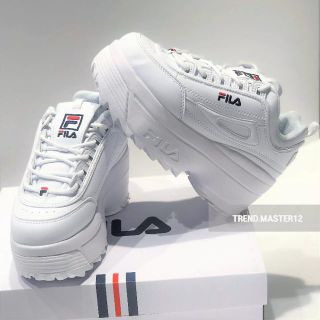 新品　24.5cm FILA フィラ　海外限定　スニーカー　白　ダットスニーカー