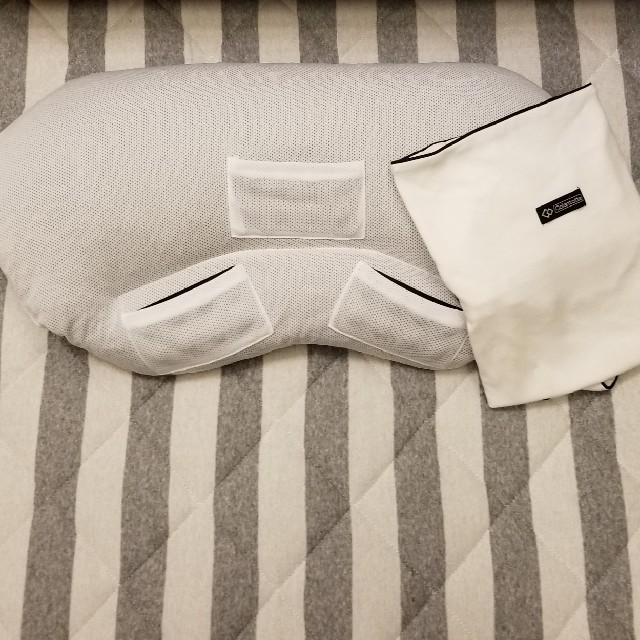 ‼️よし様専用取り置き‼️Colantotte枕 インテリア/住まい/日用品の寝具(枕)の商品写真