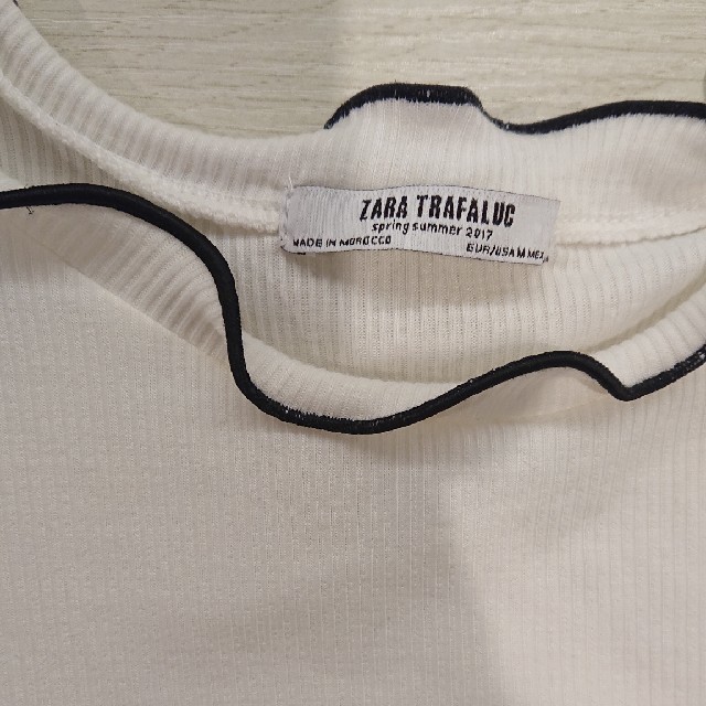 ZARA(ザラ)のZARA TRAFALUC  シンプル トップス 半袖 レディースのトップス(カットソー(半袖/袖なし))の商品写真