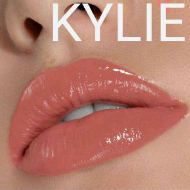 Kylie Cosmetics(カイリーコスメティックス)のカイリーコスメティック SNATCHED グロス 3点 正規品 新品 コスメ/美容のベースメイク/化粧品(リップグロス)の商品写真