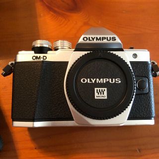 オリンパス(OLYMPUS)のOLYMPUS OM-D E-M10 MARK Ⅱ シルバー ボディのみ(ミラーレス一眼)