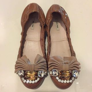 ミュウミュウ(miumiu)のmiumiu ビジューバレエシューズ(ハイヒール/パンプス)