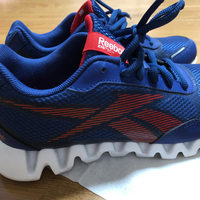 Reebok(リーボック)のリーボック スニーカー 紺 赤 ネイビー レッド ランニング ウォーキング レディースの靴/シューズ(スニーカー)の商品写真