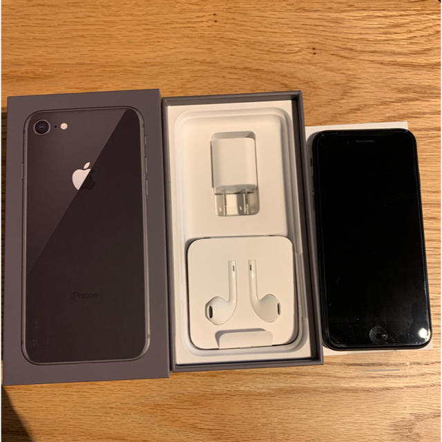 iPhone8 au 64GB 一括購入