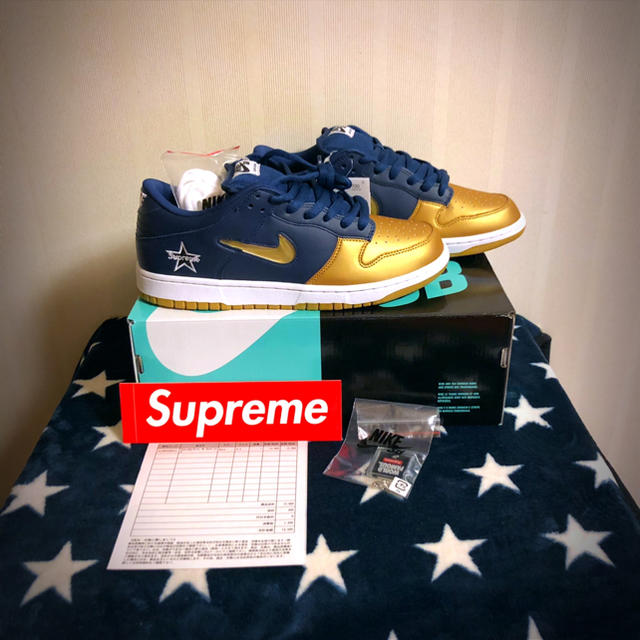 Supreme(シュプリーム)のSupreme NIKE SB DUNK LOW OG ダンク 未使用 メンズの靴/シューズ(スニーカー)の商品写真