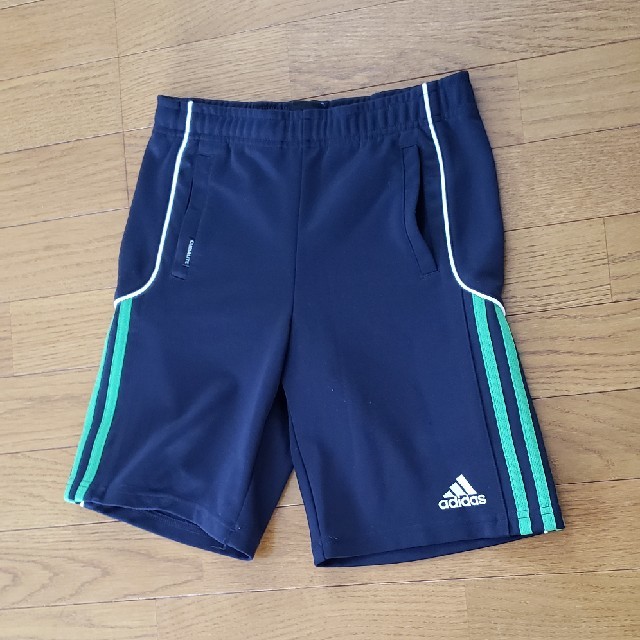 adidas(アディダス)の【adidas】120　スポーツ　ハーフパンツ キッズ/ベビー/マタニティのキッズ服男の子用(90cm~)(パンツ/スパッツ)の商品写真