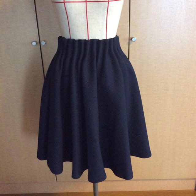 H.P.FRANCE(アッシュペーフランス)のライチ購入 スカート レディースのスカート(ひざ丈スカート)の商品写真