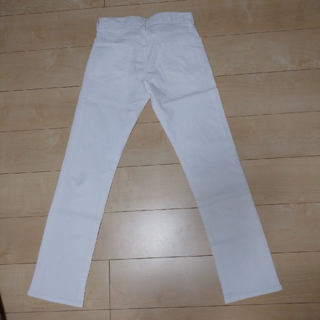 UNIQLO(ユニクロ)のユニクロ メンズ ズボン 白 メンズのパンツ(デニム/ジーンズ)の商品写真