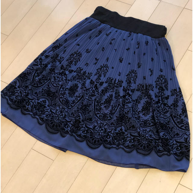 armoire caprice(アーモワールカプリス)のアーモワールカプリス   ロイヤルブルー フレアスカート スカート レディースのスカート(ひざ丈スカート)の商品写真