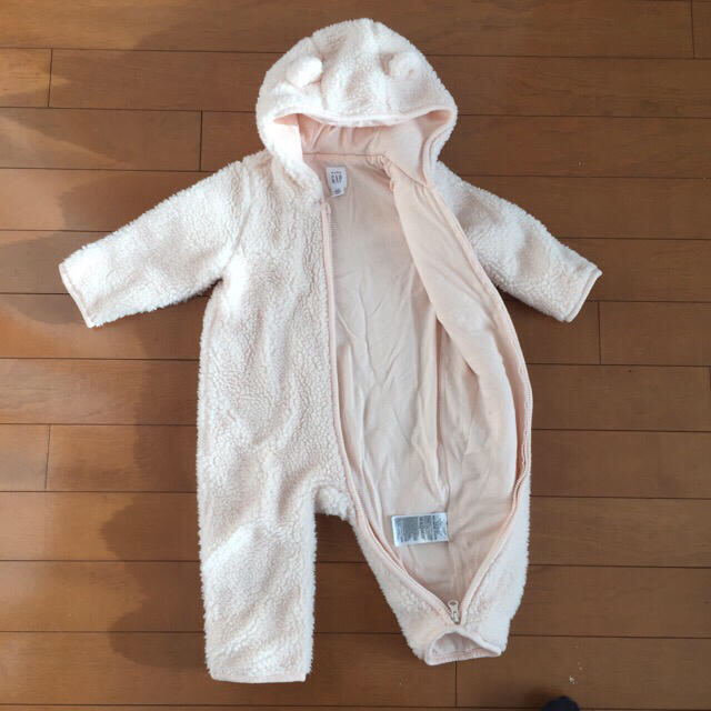 babyGAP(ベビーギャップ)のGAP くま耳ジャンプスーツ キッズ/ベビー/マタニティのベビー服(~85cm)(ロンパース)の商品写真