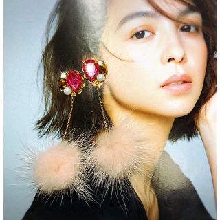 ザラ(ZARA)のピアス イヤリング ハンドメイド ミンクファー ピンクベージュ ロングピアス(ピアス)