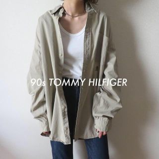 トミーヒルフィガー(TOMMY HILFIGER)の90s トミーヒルフィガー 刺繍ロゴ ビッグシャツ ベージュ 古着(シャツ/ブラウス(長袖/七分))