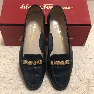 サルヴァトーレフェラガモ(Salvatore Ferragamo)のcyn☆様 フェラガモ  定番ローファー(ローファー/革靴)