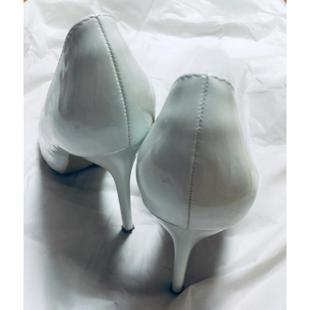 ホワイト パンプス ピンヒール レディースの靴/シューズ(ハイヒール/パンプス)の商品写真