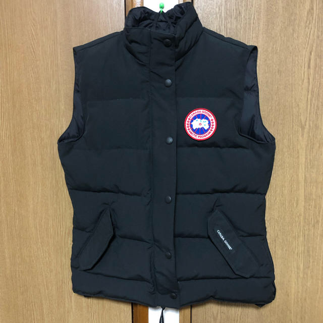 CANADA GOOSE(カナダグース)の【7日間だけ値下げ！！10／25まで】男女兼用 カナダグース ダウンベスト メンズのジャケット/アウター(ダウンベスト)の商品写真