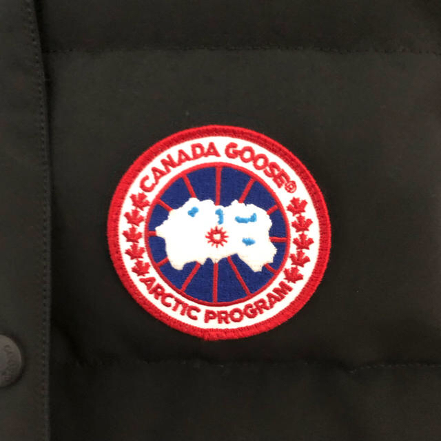 CANADA GOOSE(カナダグース)の【7日間だけ値下げ！！10／25まで】男女兼用 カナダグース ダウンベスト メンズのジャケット/アウター(ダウンベスト)の商品写真