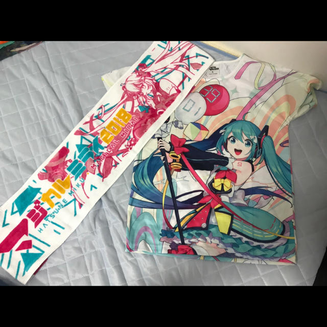 初音ミク タオル Tシャツ エンタメ/ホビーのおもちゃ/ぬいぐるみ(キャラクターグッズ)の商品写真