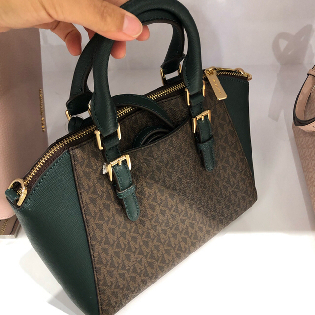 ★定価8.8万円 新品 MICHAEL KORS ショルダーバッグ ライトセージ