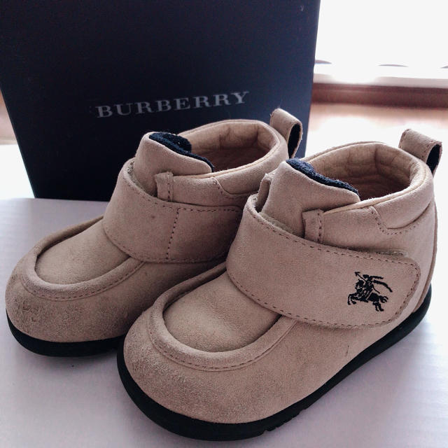 BURBERRY(バーバリー)のsora様専用 Burberry スウェードブーツ キッズ/ベビー/マタニティのベビー靴/シューズ(~14cm)(ブーツ)の商品写真