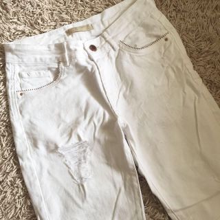 ザラ(ZARA)のZARA*ダメージホワイトデニム(デニム/ジーンズ)