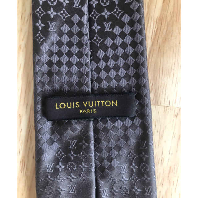 LOUIS VUITTON(ルイヴィトン)のLouis VUITTON ネクタイ メンズのファッション小物(ネクタイ)の商品写真