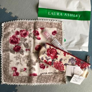 ローラアシュレイ(LAURA ASHLEY)のLAURA ASHLEY【新品】タオルハンカチ&歯ブラシケース(歯ブラシ/デンタルフロス)