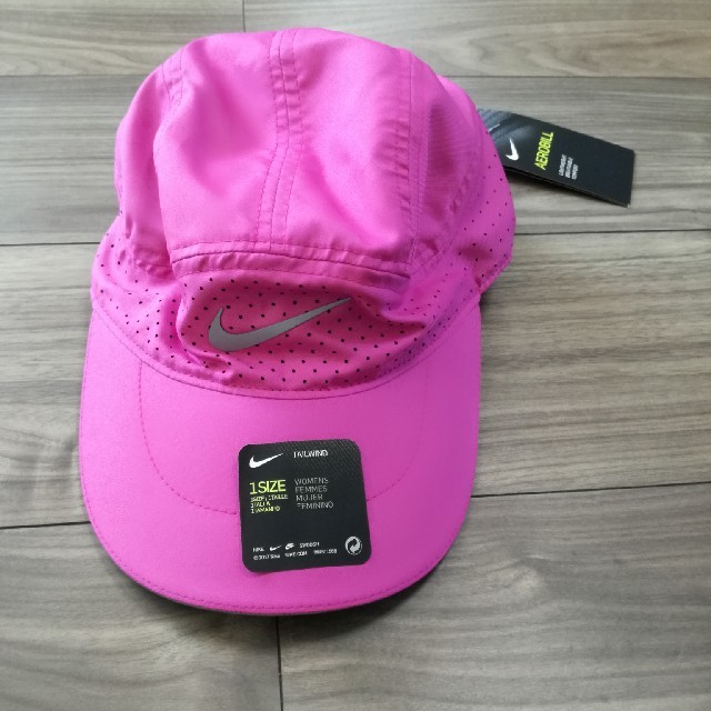 NIKE(ナイキ)の【NIKE】レディース　DRYFIT　キャップ　ピンク レディースの帽子(キャップ)の商品写真