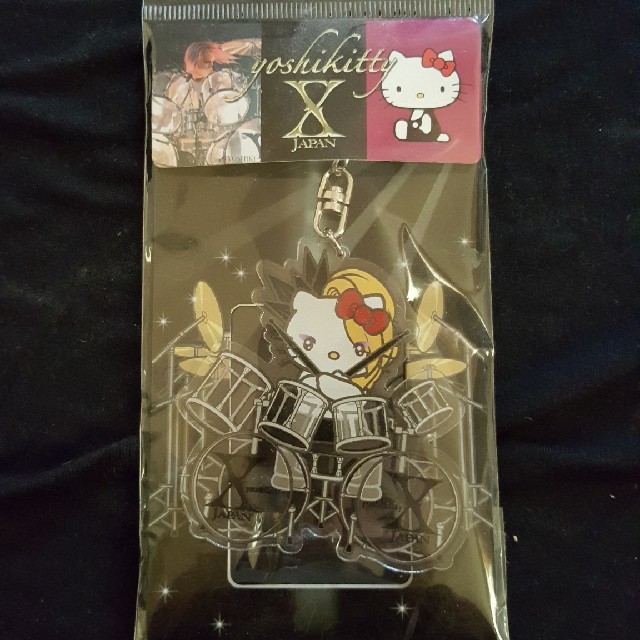 サンリオ(サンリオ)のYoshikitty アクリル　キーホルダー　BIG エンタメ/ホビーのタレントグッズ(ミュージシャン)の商品写真