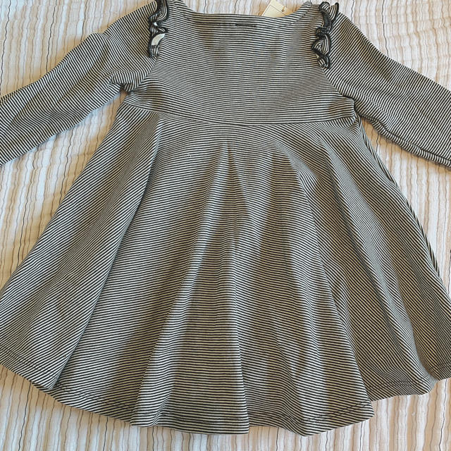 PETIT BATEAU(プチバトー)のプチバトー 18AW ミラレフレアワンピース 4a キッズ/ベビー/マタニティのキッズ服女の子用(90cm~)(ワンピース)の商品写真