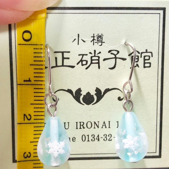 雪の結晶  ガラスピアス レディースのアクセサリー(ピアス)の商品写真