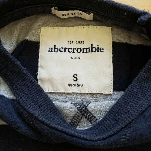 Abercrombie&Fitch(アバクロンビーアンドフィッチ)のアバクロンビー&フィッチ120 キッズ/ベビー/マタニティのキッズ服男の子用(90cm~)(Tシャツ/カットソー)の商品写真