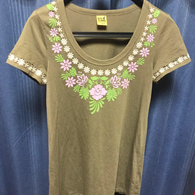 BACK NUMBER(バックナンバー)の花柄Tシャツ レディースのトップス(Tシャツ(半袖/袖なし))の商品写真