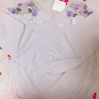 ウィルセレクション(WILLSELECTION)の「新品」肩刺繍入りニット(ニット/セーター)