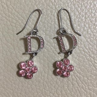 DIOR フラワーピアス