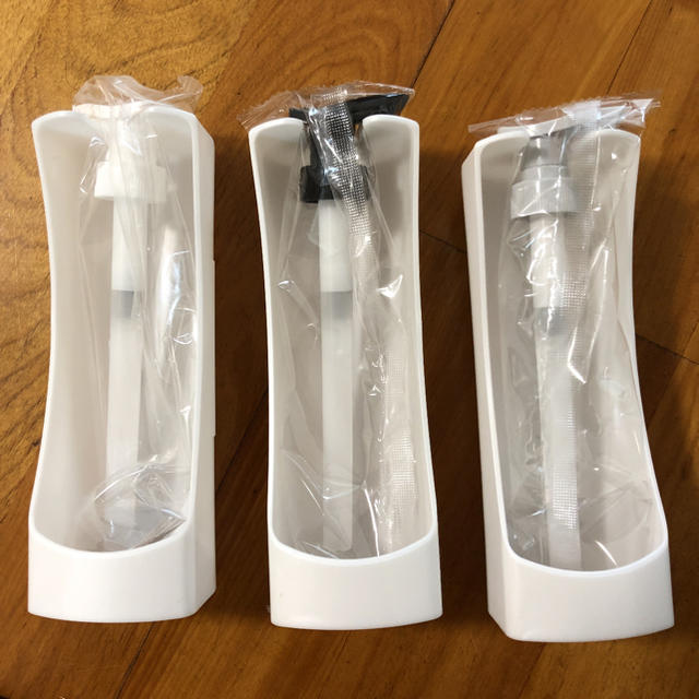 花王(カオウ)のスマートホルダー 3本セット 花王 シャンプー コンディショナー ボディソープ インテリア/住まい/日用品の日用品/生活雑貨/旅行(タオル/バス用品)の商品写真