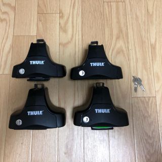 スーリー(THULE)のyutaさま専用THULE ラピットルーフオンフットセット(車外アクセサリ)