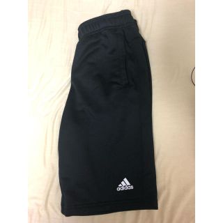 アディダス(adidas)の半ズボン(ハーフパンツ)