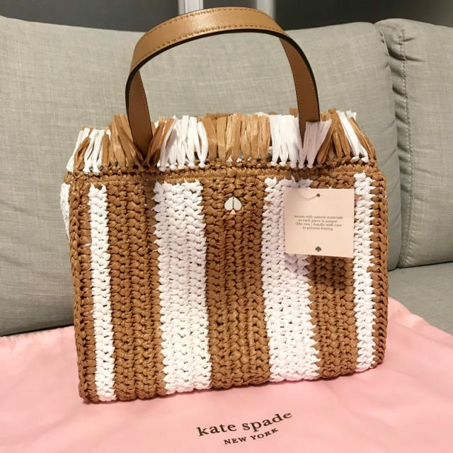 kate spade new york(ケイトスペードニューヨーク)の【新品未使用保存袋付き】ケイトスペード かごバッグ 2019年モデル レディースのバッグ(かごバッグ/ストローバッグ)の商品写真