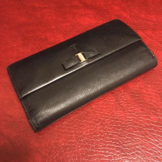 サルヴァトーレフェラガモ(Salvatore Ferragamo)の専用 Ferragamo 長財布 黒 リボン ヴァラ(財布)