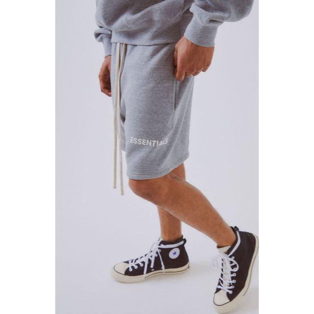 FEAR OF GOD(フィアオブゴッド)の希少XSサイズ FOG ESSENTIALS sweat shorts グレー メンズのパンツ(ショートパンツ)の商品写真