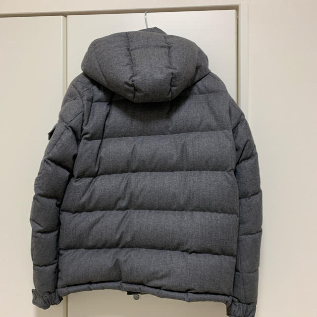 超希少】1日限定値下げモンクレールのモンジュネーブル グレー