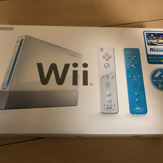 Wii(ウィー)の任天堂 Wii &ソフト３つ エンタメ/ホビーのゲームソフト/ゲーム機本体(家庭用ゲーム機本体)の商品写真