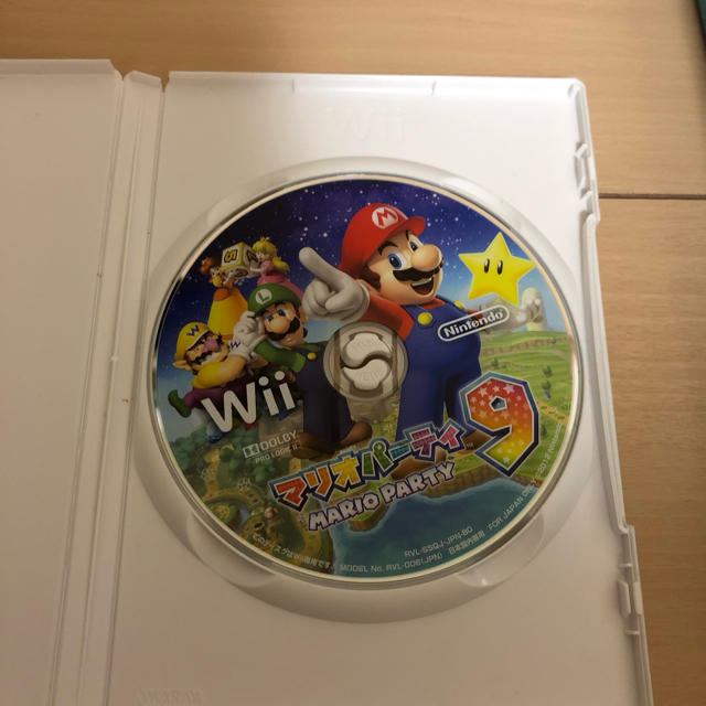 Wii(ウィー)の任天堂 Wii &ソフト３つ エンタメ/ホビーのゲームソフト/ゲーム機本体(家庭用ゲーム機本体)の商品写真