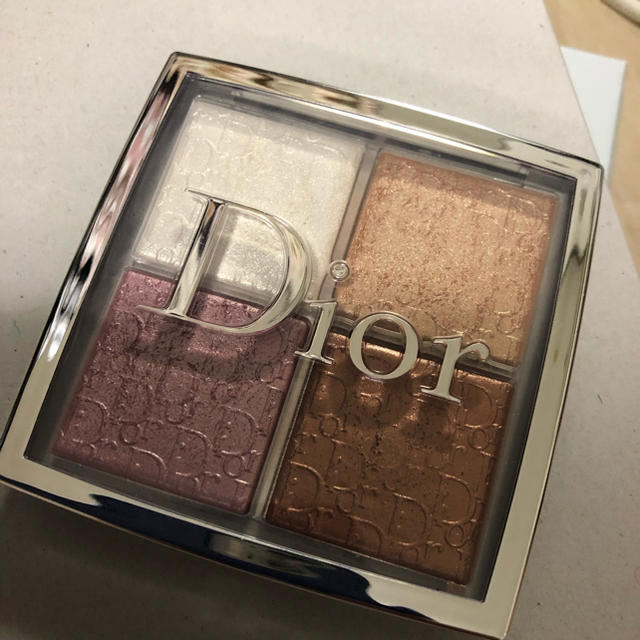 Dior(ディオール)の値下げ！Dior バックステージ フェイス グロウ パレット 01 コスメ/美容のベースメイク/化粧品(フェイスカラー)の商品写真